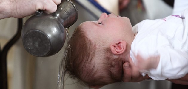 ¿Por qué la Iglesia bautiza a los bebés?