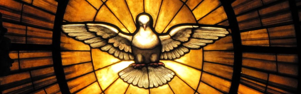 ¿Qué diferencia hay entre don y fruto del Espíritu Santo?