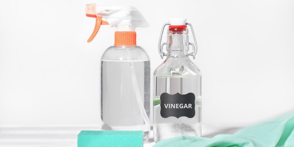 ¿Qué significa limpiar la casa con vinagre?